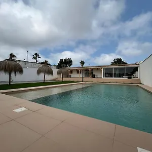  Apartamento Con Piscina Bajo De Guia
